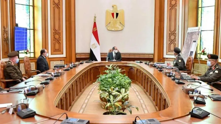 الرئيس السيسى يوجه بمواصلة العمل بالعاصمة الإدارية الجديدة وفق التخطيط الزمني .. يتابع مخططات تطوير منطقة الكيلو "4,5" بشرق القاهرة والتي تضم عزبة الهجانة