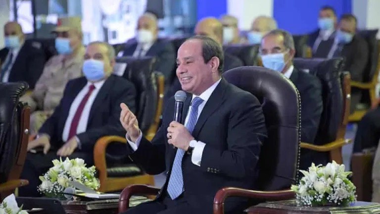 شاهد بالفيديو .. السيسي يفتتح المجمع الطبي المتكامل بمحافظة الإسماعيلية