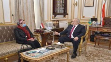رئيس جامعة القاهرة في لقائه وزيرة البيئة : التعاون الثنائي في مجالات الحد من المخاطر والمحميات الطبيعية ومعالجة النفايات الطبية