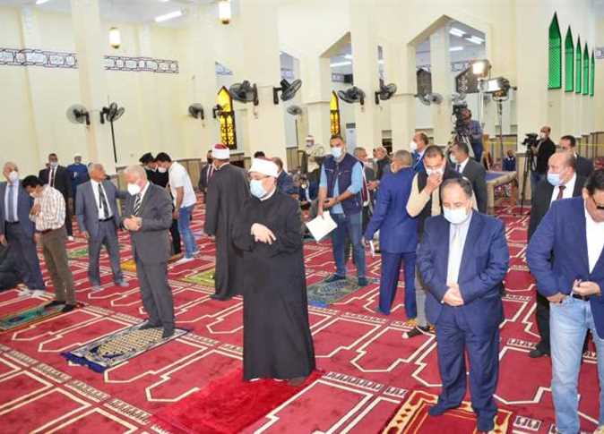 هذا ما أبكى وزير المالية أثناء صلاة الجمعة بجنوب سيناء