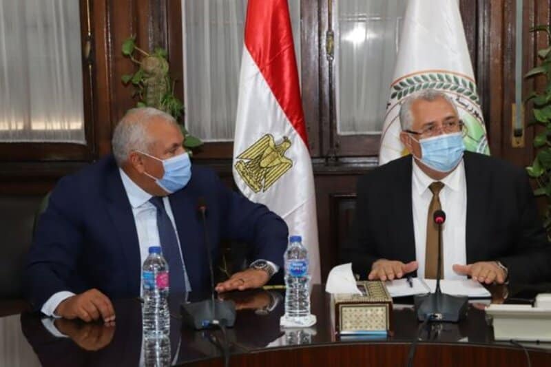 وزير الزراعة ومحافظ الوادى يبحثان تنمية الثروة السمكية ومشروع الري الحديث بالمحافظة
