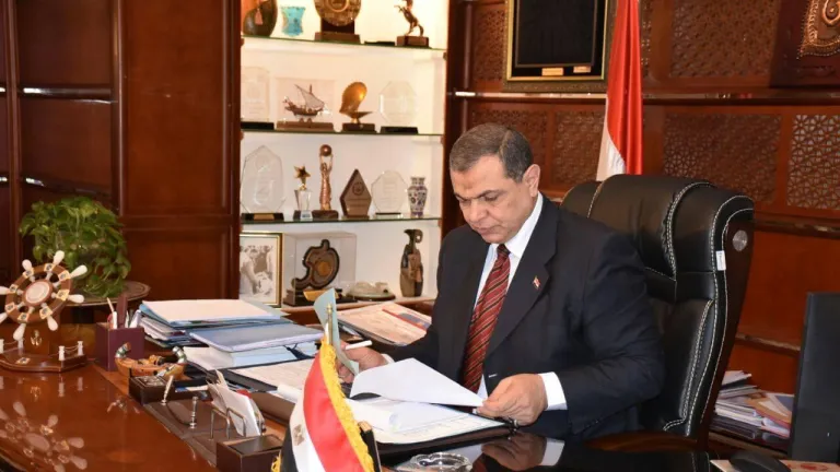 القوي العاملة تكشف عن  9 مخالفات في مصنع الملابس الجاهزة المحترق بالعبور