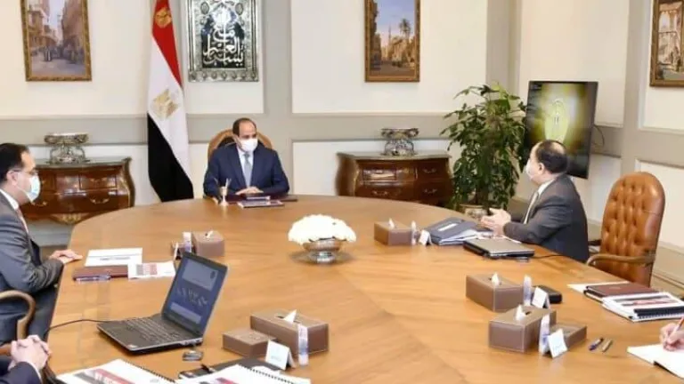 7 مفاجآت من السيسى للشعب المصرى .. منها رفع الحد الأدنى للاجور 2400 جنيه وزيادة المعاشات
