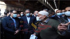 استجابة فورية لـ “مُسن” من رئيس الوزراء خلال جولته بالغورية .. بأمر الأهالى مدبولى يمنع سير التوكتوك بالمنطقة