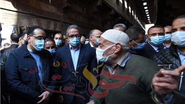 استجابة فورية لـ "مُسن" من رئيس الوزراء خلال جولته بالغورية .. بأمر الأهالى مدبولى يمنع سير التوكتوك بالمنطقة