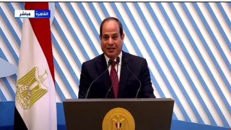 بسواعد مصرية .. السيسى يشيد بالعملية "الناجحة" لانهاء أزمة السفينة الجانحة بقناة السويس .. يوجه الشكر للمصريين