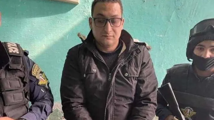 شاهد بالفيديو .. لحظة القبض على المتحرش بطفلة المعادي