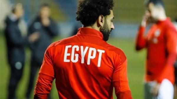 محمد صلاح ينشر صورة بقميص المنتخب قبل مواجهة جزر القمر