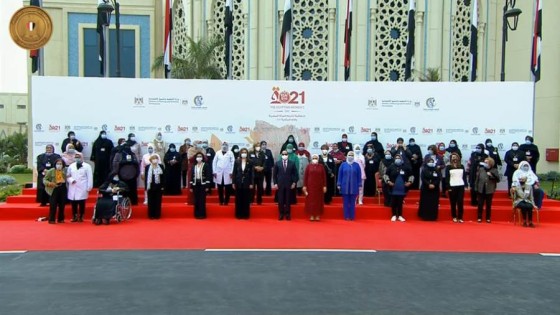 السيسى للبنك المركزى: منع التمييز ضد المرأة فى منح القروض .. تسهيل كل الاجراءات لها