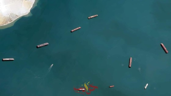 رئيس قناة السويس: خلال 3 أيام ونصف الإنتهاء من مرور جميع السفن العالقة