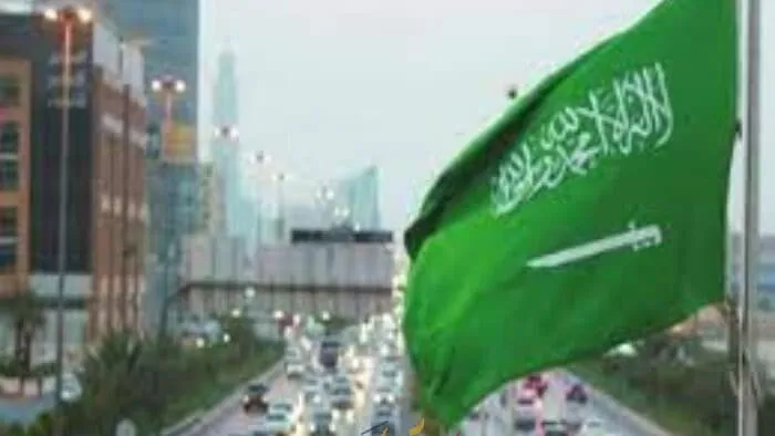 انفجارات تهز شرق الرياض .. والسعودية ترد بإدانة حاسمة للهجمات الإيرانية