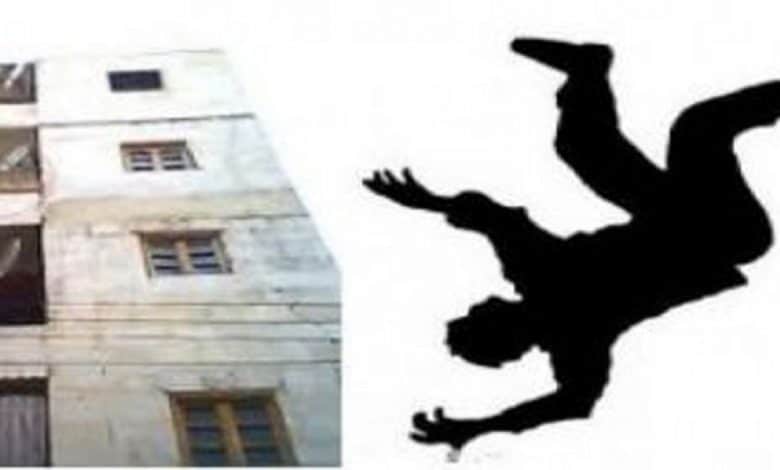 يلقى بنفسة من الطابق الرابع فى الحوامدية فيسقط قتيلا فى الحال .. تعرف على التفاصيل