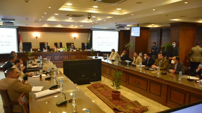 لبحث مشاكل حدائق الاهرام .. محافظ الجيزة يجتمع مع رئيس مجلس إدارة الهيئة العامة للتعاونيات