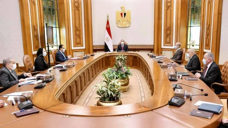 السيسى يطلع على مشروع تصنيع ماكينات الإنتاج بتكنولوجيا التحكم الآلي