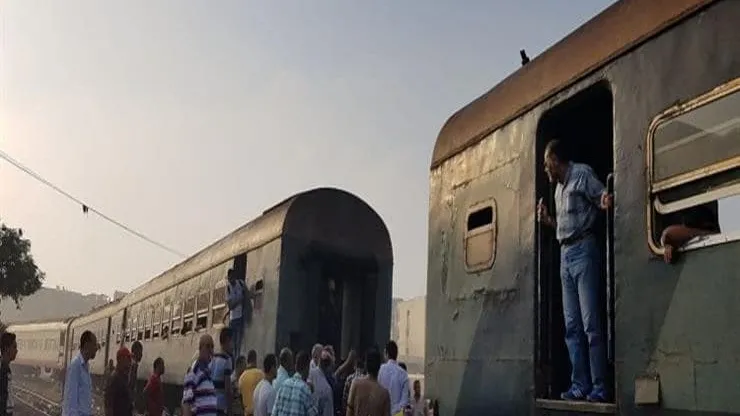 ننشر تفاصيل حادث انفصال 6 عربات من قطار النوم بأسيوط .. مصدر يكشف عن الاسباب