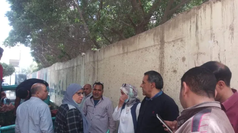 شكراً محافظ الجيزة .. استجابة سريعة لـ "حواديت اون لاين": لجنة مكبرة من المدينة والصحة والتعليم لحل مشكلة الصرف الصحى بمدرسة الشهيد محمد طلعت الاعدادية المشتركة فى الحوامدية