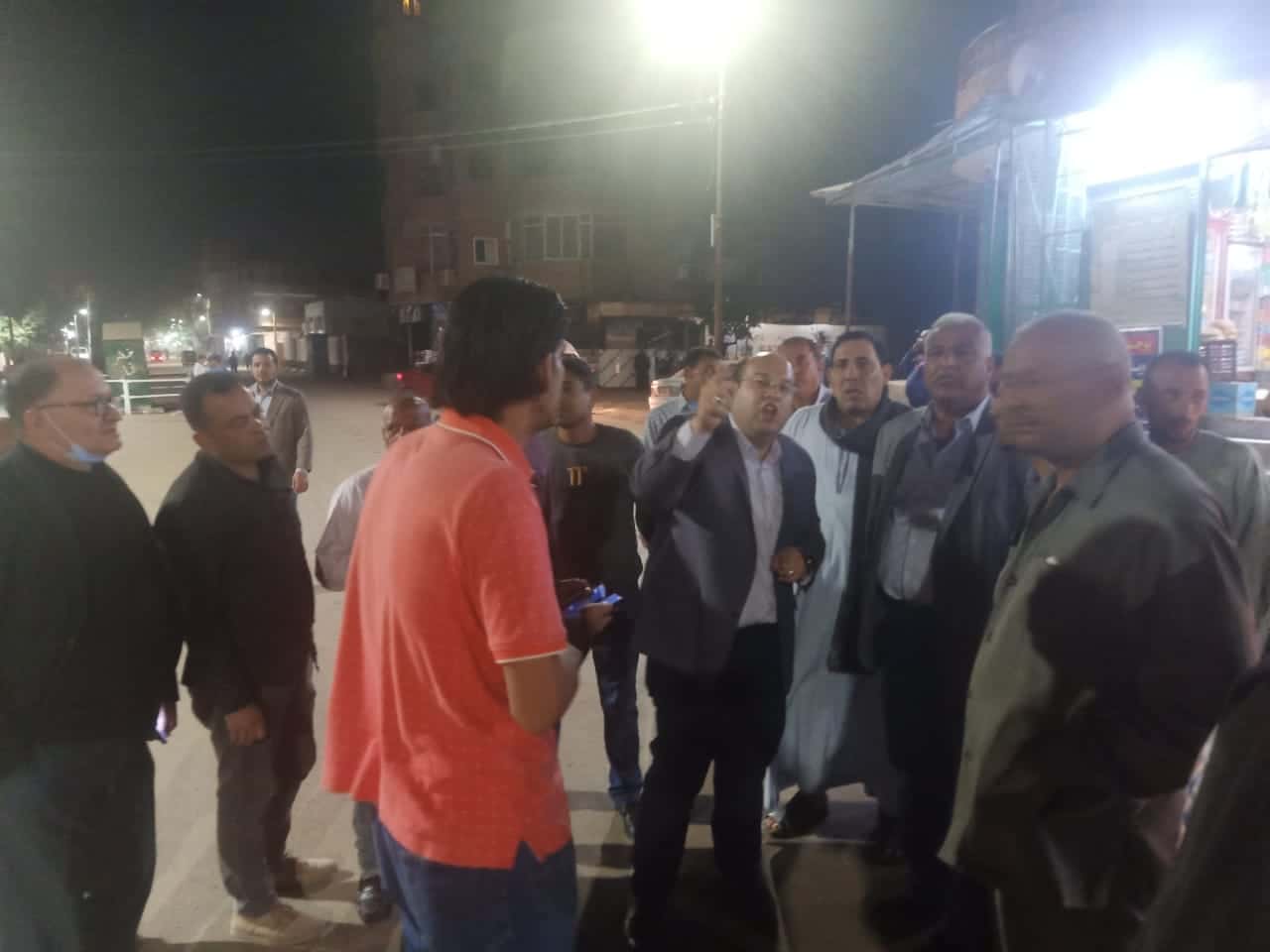 لهذا السبب .. نائب محافظ الجيزة يشدد على رئيس مركز ومدينة العياط .. يلتقى بعدد من الاهالى