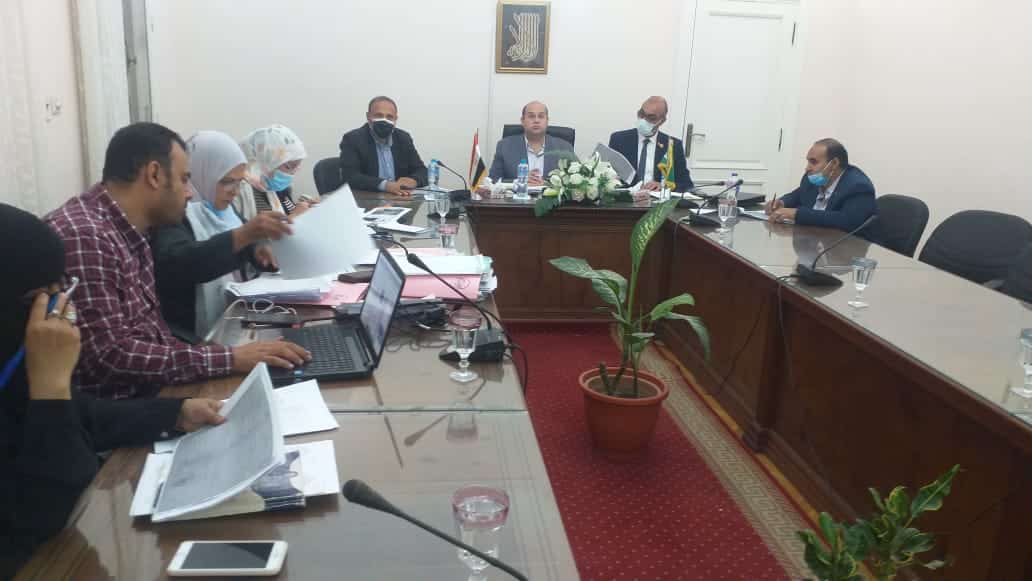 نائب محافظ الجيزة يعقد أجتماعا مع اللجنه المشكله لمراجعه تراخيص البناء