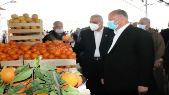 محافظ القاهرة يطمئن على توافر السلع بسوق العبور .. يوجه بإلزام البائعين بإرتداء الكمامات 