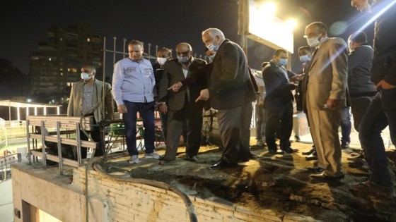 مواطنة تستوقف محافظ الجيزة خلال جولته المسائية .. فماذا قالت له؟!