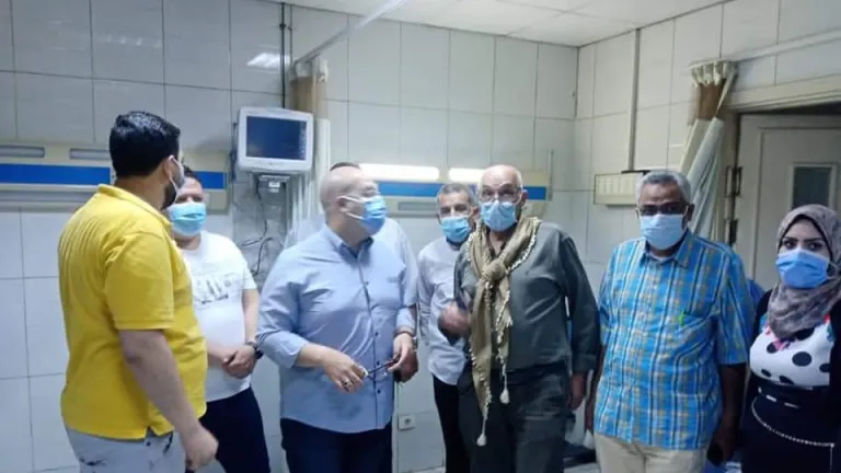 هذا ما قاله مرضى كورونا لنائب محافظ الجيزة داخل مستشفى حجر الحوامدية