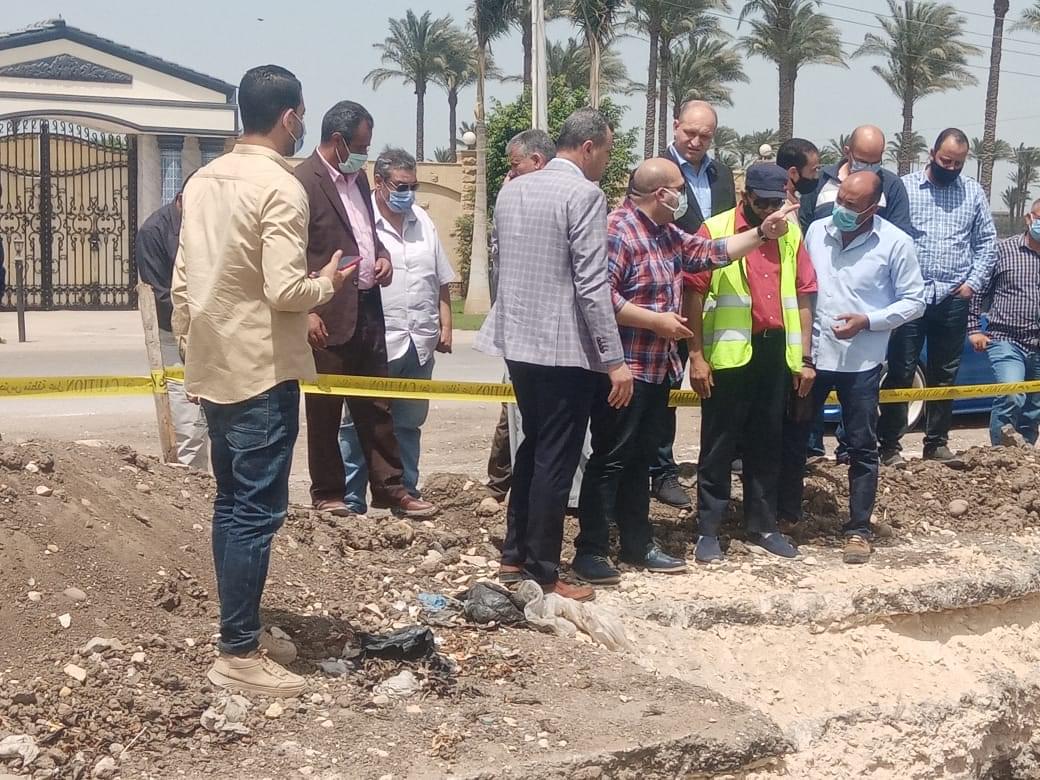 نائب محافظ الجيزة يُشدد على رئيس مركز ومدينة منشأة القناطر .. والسبب!