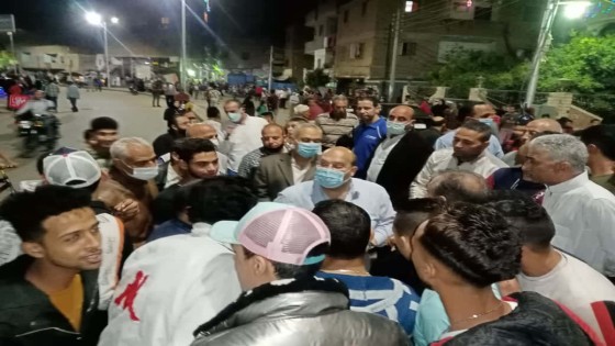 مسائياً .. نائب محافظ الجيزة يقود حملة مكبرة لرفع القمامه والأشغالات وتطهير وتعقيم شوارع وقرى مركز كرداسة .. يلتقى بعدد من المواطنين لسماع شكواهم