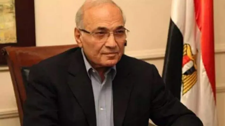 هل توفى الفريق أحمد شفيق رئيس وزراء مصر الأسبق أم لا .. تعرف على الحقيقة