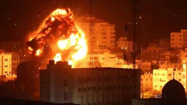 للاتفاق على تهدئة الوضع .. مصر ترسل وفد لـ " تل ابيب وغزة"