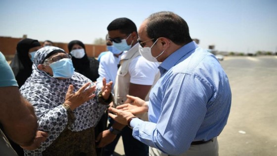 خلال جولته التفقديبة .. السيسى يلتقى بعدد من المواطنين .. يتابع اعمال تطوير عدد من المحاور والطرق الجديدة بمنطقة شرق القاهرة ويشدد على مسئولو المواقع