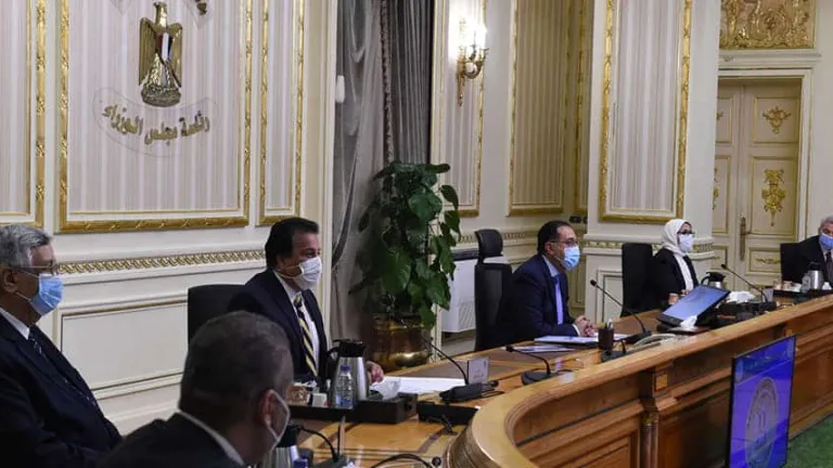 رسميًا.. الحكومة تقرر إغلاق وفتح المحلات بالمواعيد الصيفية الجديدة