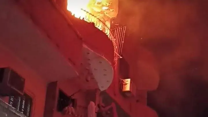 السيطرة على حريق نشب فى شقة سكنية بشارع متفرع من النزهة فى الحوامدية