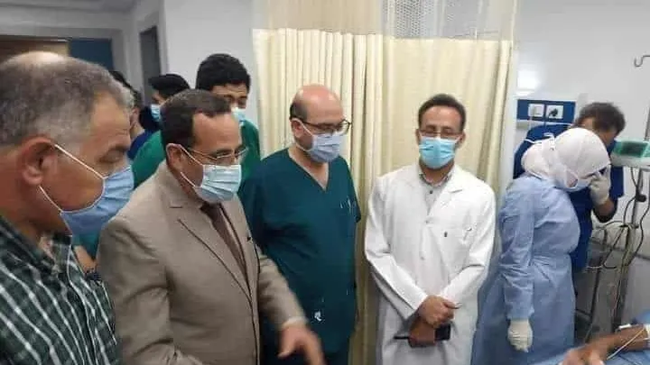 شاهد بالصور .. محافظ شمال سيناء يزور المصابين الفلسطينيين القادمين من قطاع غزة في مستشفى العريش
