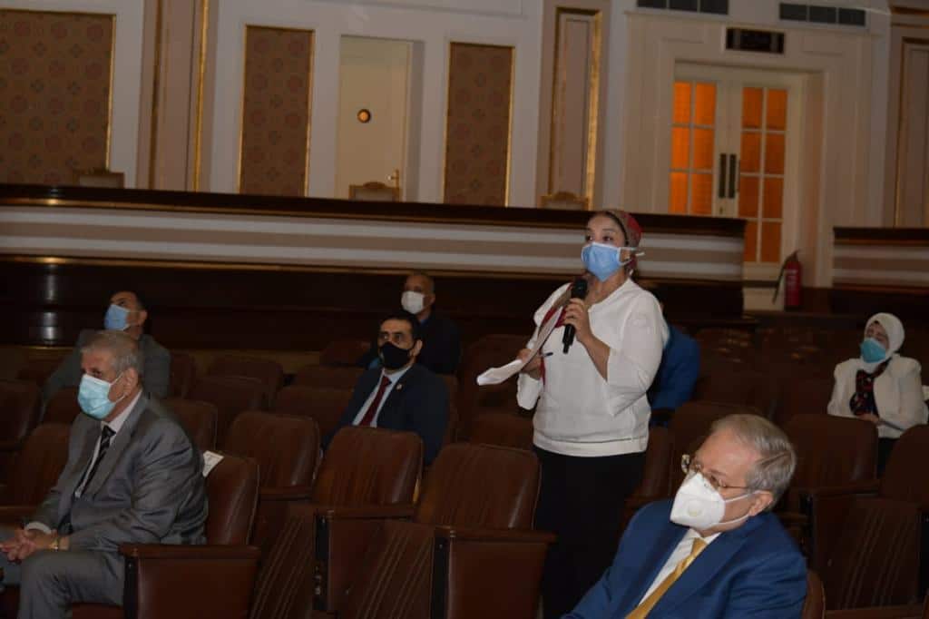 الخشت يوجه عمداء الكليات والمعاهد بتطبيق خطة نظام التعليم المدمج والهجين والاعتماد على منصة الجامعة التعليمية Blackboard‏