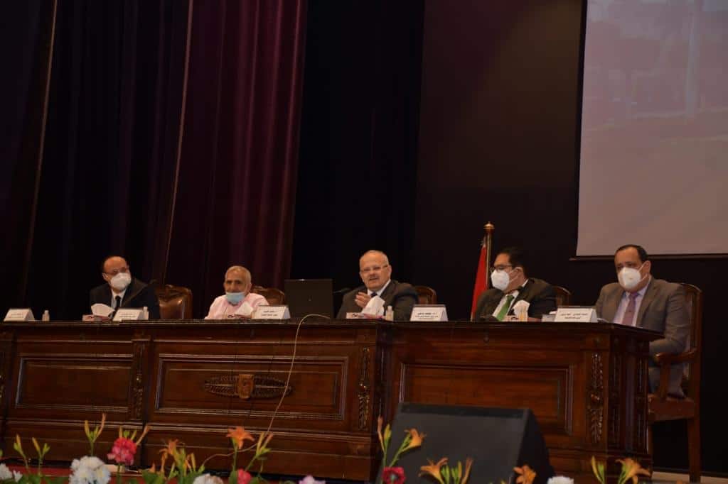 الخشت يوجه عمداء الكليات والمعاهد بتطبيق خطة نظام التعليم المدمج والهجين والاعتماد على منصة الجامعة التعليمية Blackboard‏