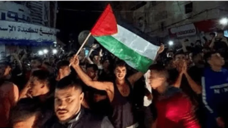 شاهد بالفيديو .. فرحه أهالي غزة بوقف إطلاق النار .. هذا ما قالوه عن مصر والرئيس السيسى