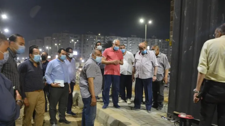 في الشارع حتي الصباح .. جولة تفقدية لمحافظ الجيزة بأحياء العمرانية والطالبية والهرم