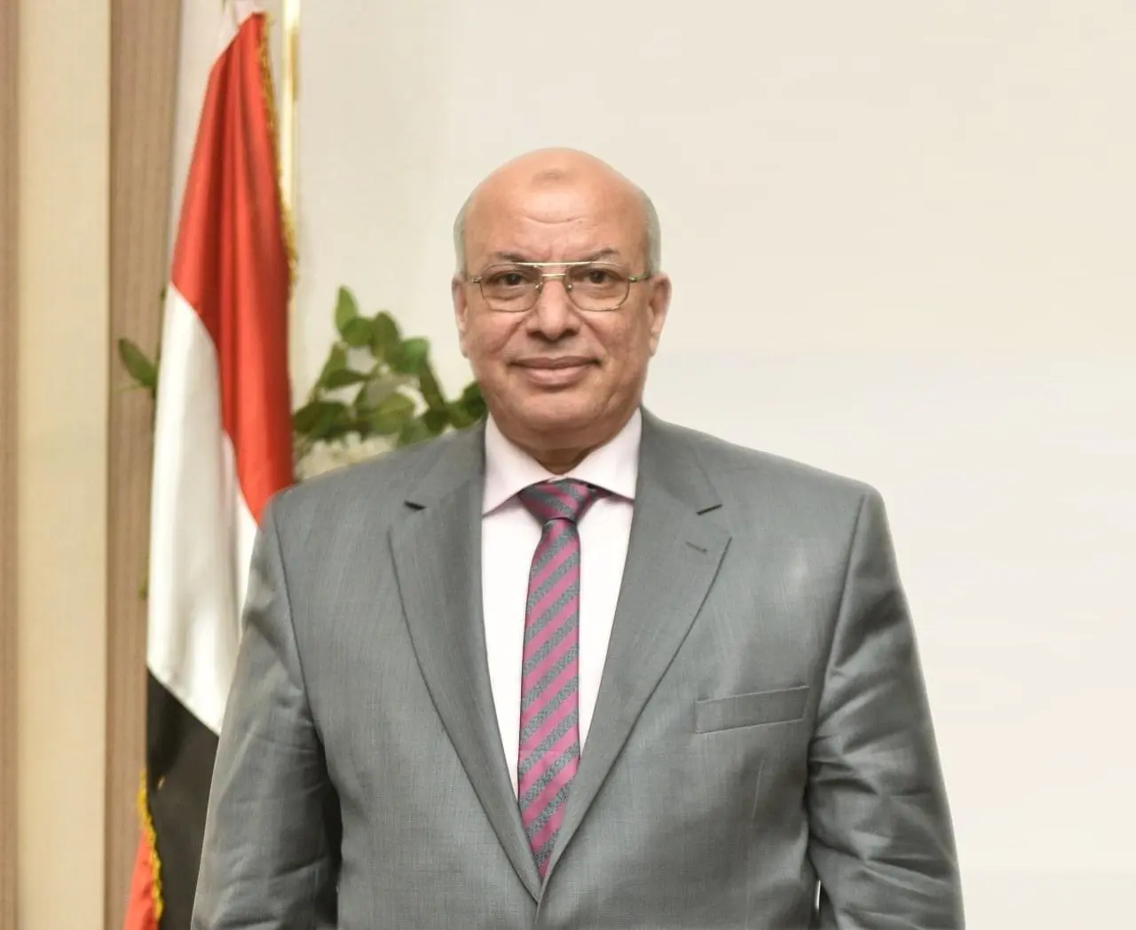 لهذا السبب .. رئيس مياه القاهرة يتقدم بالاعتذار لأهالى عين شمس