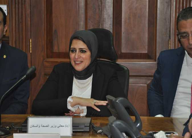 الحكومة: لن يسمح بدخول السائحين إلا بتحليل “PCR” أو إجرائه بالمطار