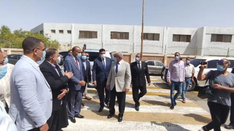 صقر والفولى يتابعان سير امتحانات اليوم الأول للشهادة الإعدادية بمحافظة السويس