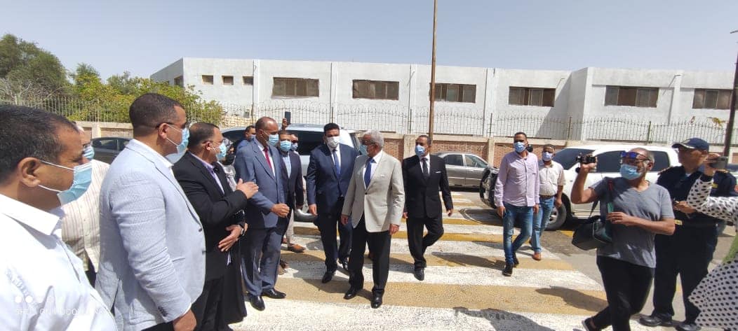 صقر والفولى يتابعان سير امتحانات اليوم الأول للشهادة الإعدادية بمحافظة السويس