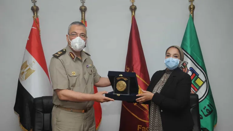 القوات المسلحة توقع بروتوكول تعاون مع كلية الطب بجامعة القاهرة