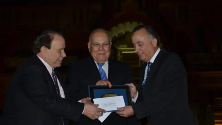 9 علماء وأدباء مصريين يفوزوا بجائزة الدكتور عفيفي للبحث العلمي والابتكار والأدب