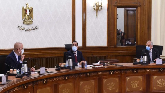 رئيس الوزراء يتابع مخططات تطوير الطرق والمحاور المرورية بمحافظة الجيزة