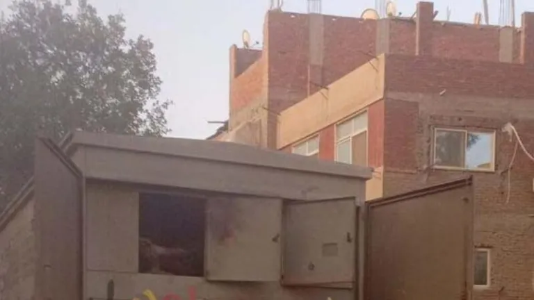 عطل فنى وسماع صوت داخل محول كهرباء أمام مسجد السلام بالحوامدية .. والمسئولون يستجيبون لـ "حواديت اون لاين" فى الحال