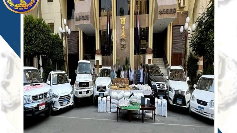 الداخلية توجه ضربة موجعة لتجار الكيف .. سقوط أكبر عصابة لتجارة المخدرات بينهم اجانب .. البضاعة المضبوطه بمبلغ 60 مليون جنيه .. ضبط اسلحة نارية ومبالغ مالية كبيرة وهواتف محموله