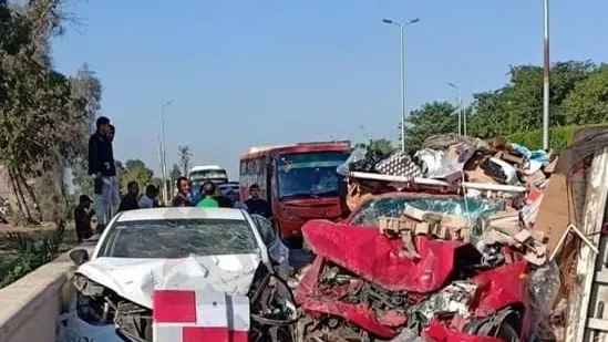 بالصور.. حادث تصادم بنفق الأزهر يشل حركة المرور