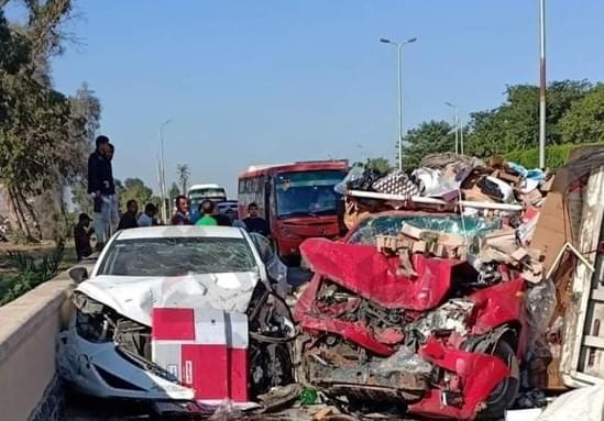 بالصور.. حادث تصادم بنفق الأزهر يشل حركة المرور