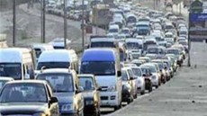 بسبب تصادم سيارتين أعلى الطريق الدائري بمنطقة كورنيش النيل كثافات مرورية اتجاه المريوطية