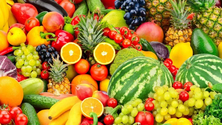 تعرف على .. أسعار الفاكهة  في سوق العبور